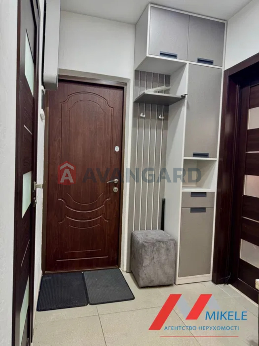 1 ��. ��������, 39/-/7 ��. �., 3/9 ������ ���� 4