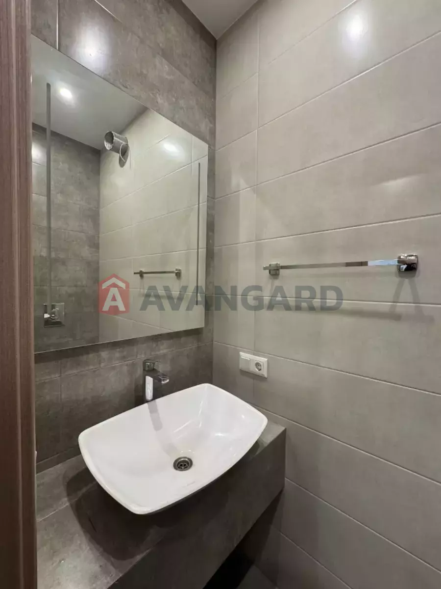 3 ��. ��������, 98/40/40 ��. �., 9/10 ������ ���� 16