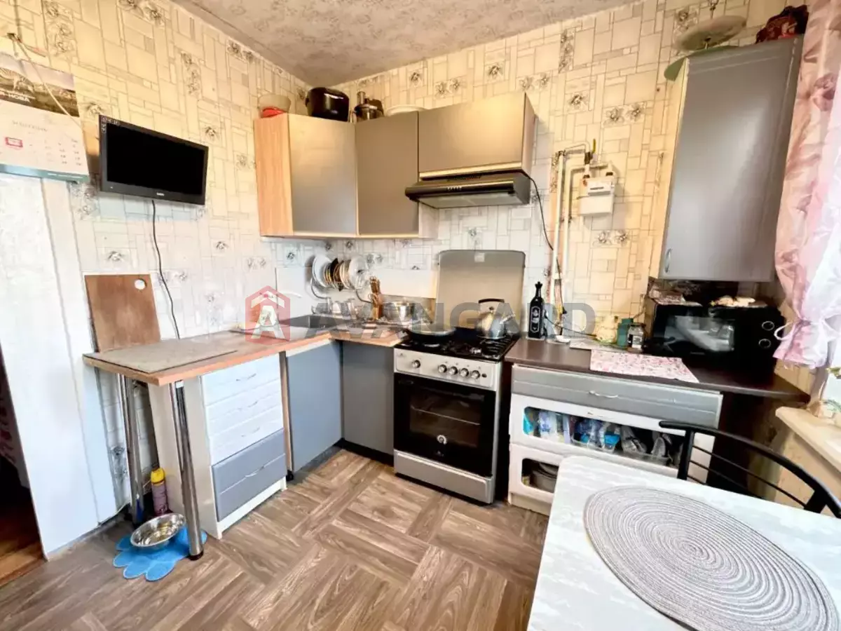 3 ��. ��������, 71/43/8 ��. �., 9/9 ������ ���� 14