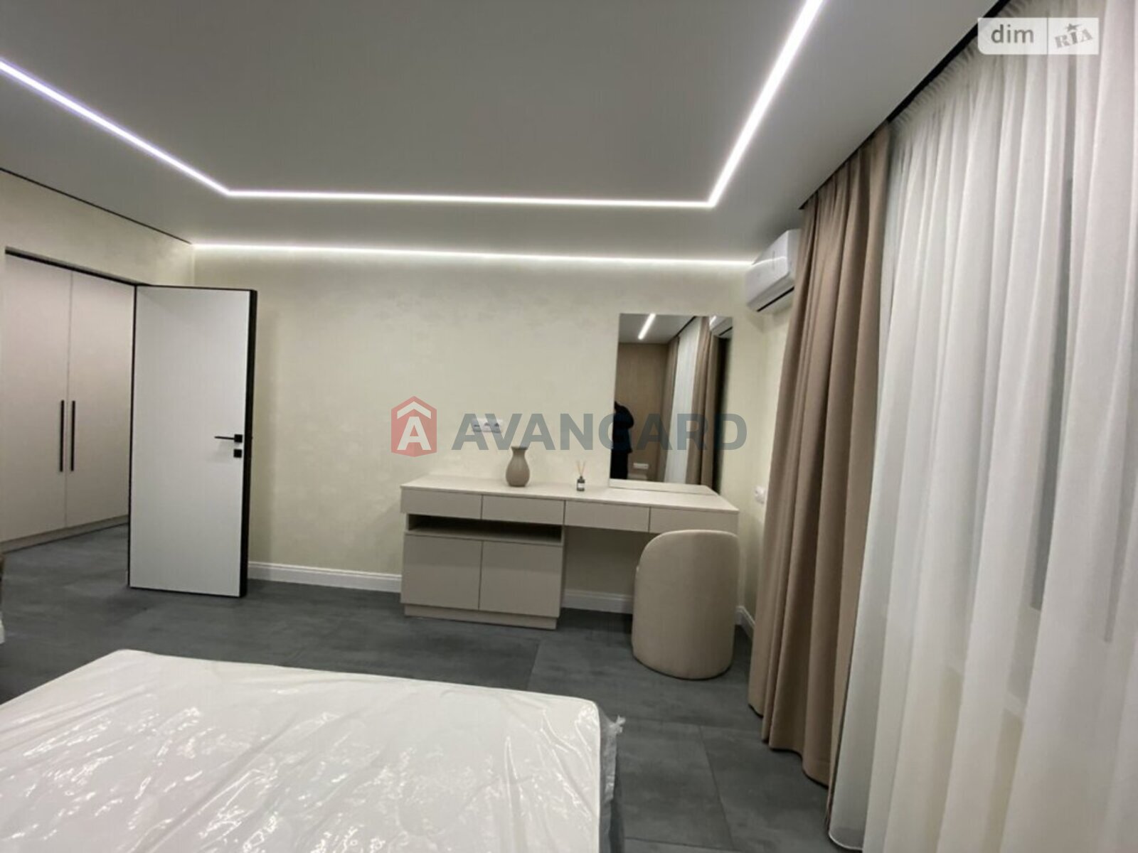 2 ����. ��������, 63/-/16 ��. �., 8/11 ���� ���� 18