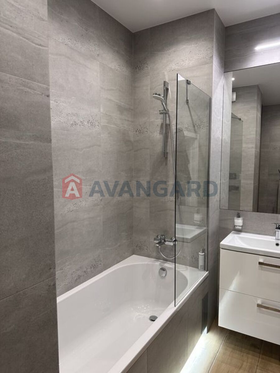 1 ��. ��������, 70/-/15 ��. �., 26/26 ������ ���� 16