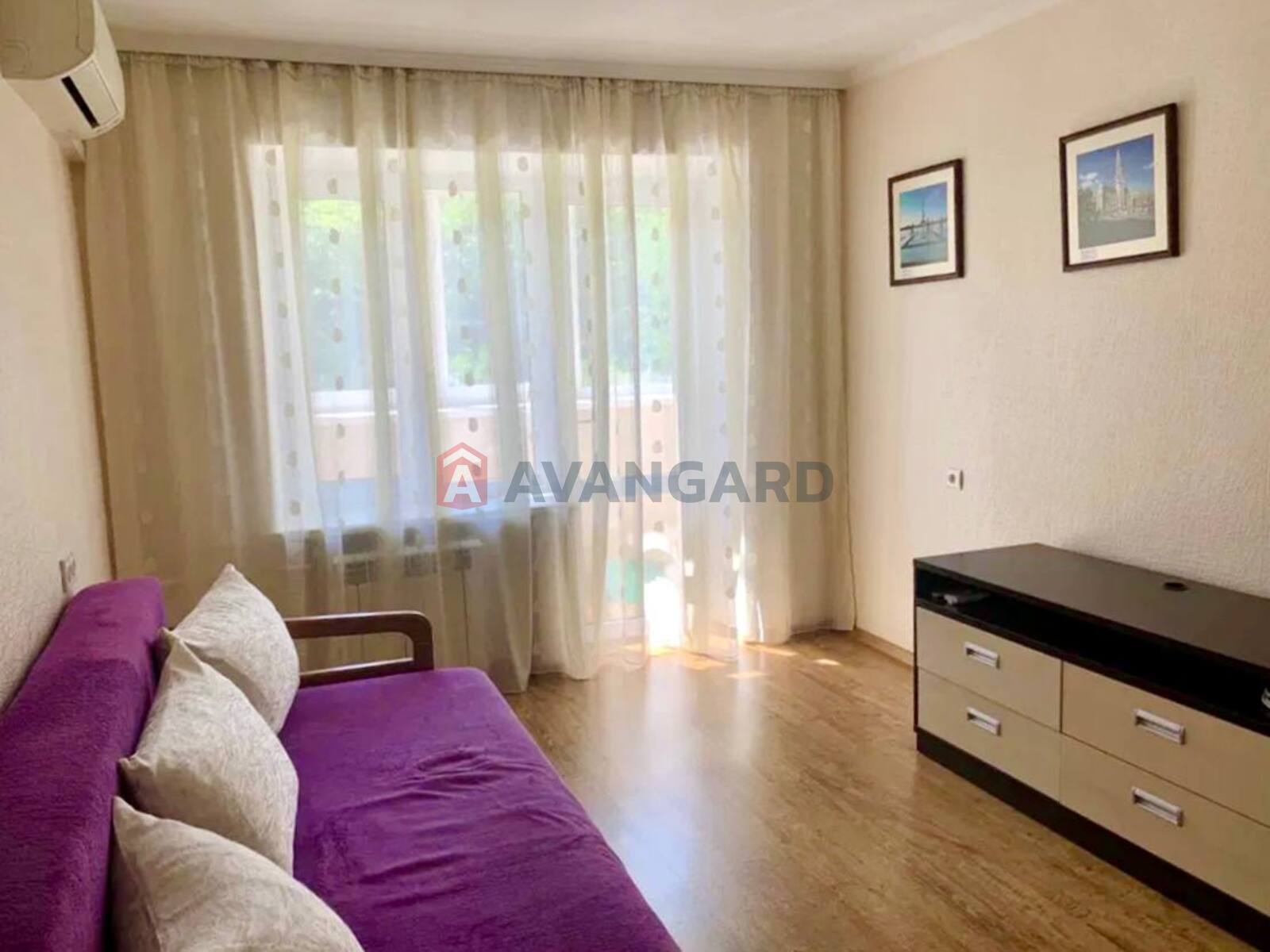 2 ��. ��������, 44/-/6 ��. �., 3/5 ������ ���� 3