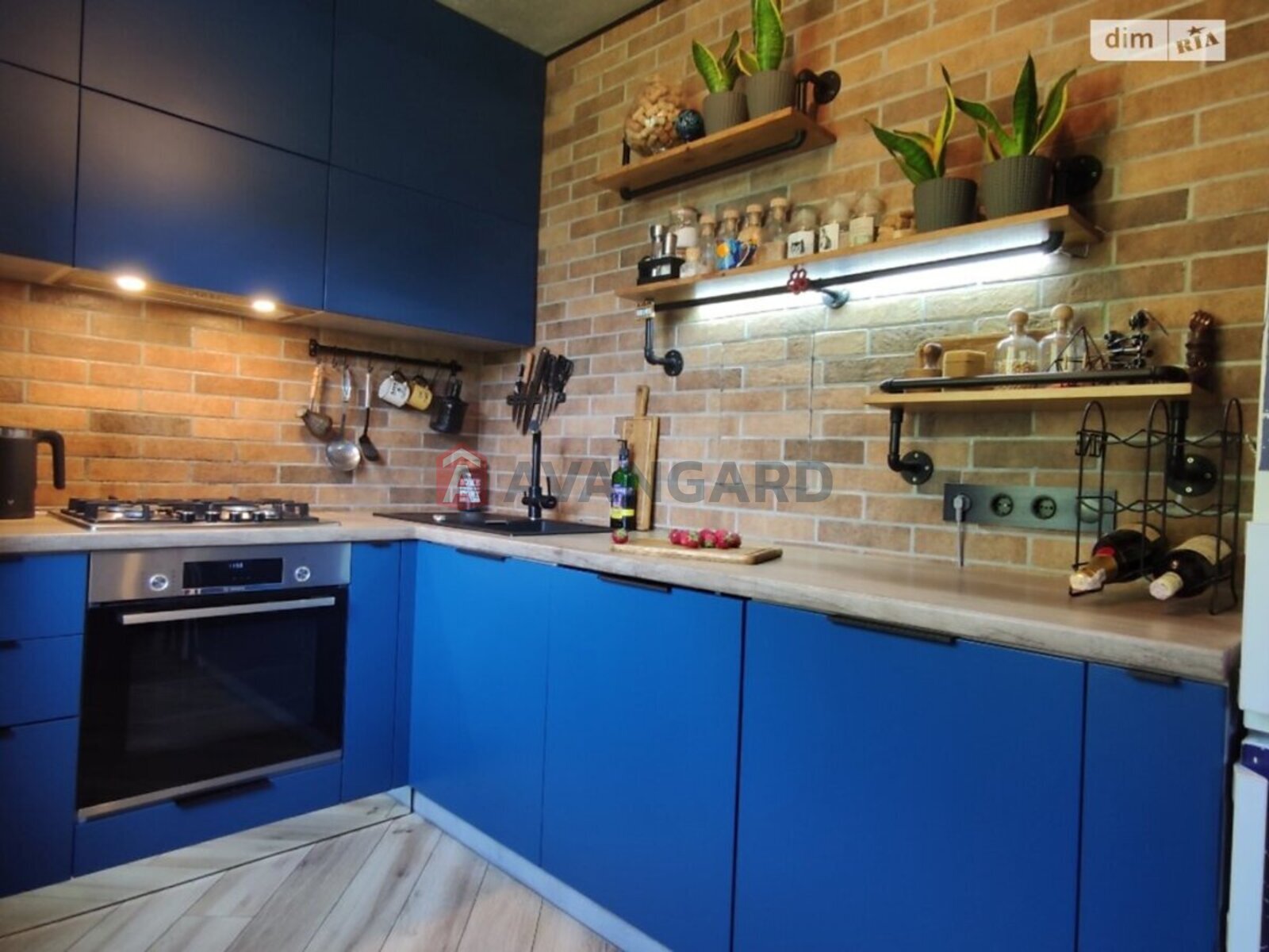 3 ��. ��������, 65/-/8 ��. �., 6/9 ������ ���� 3