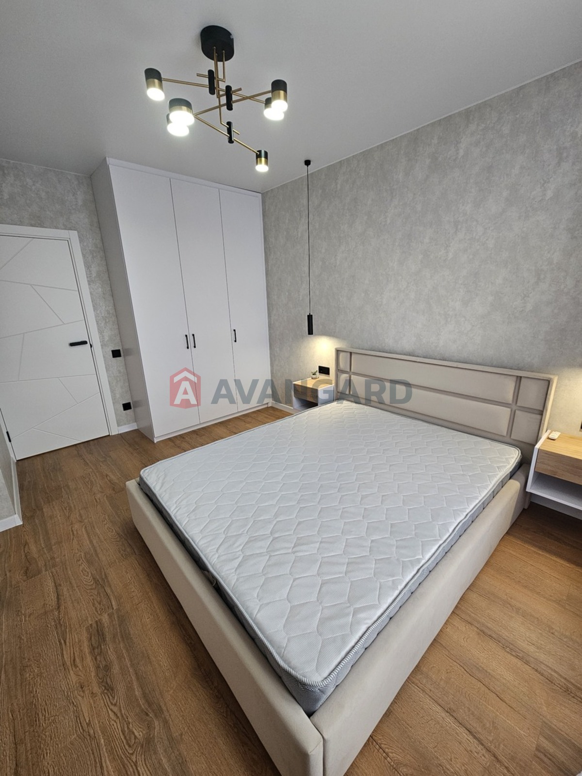 1 ��. ��������, 43/13/21 ��. �., 17/20 ������ ���� 1