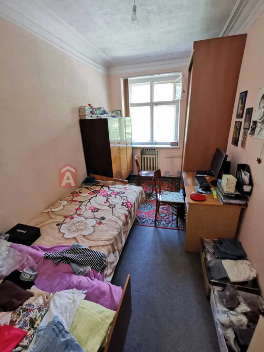 4 . , 89/-/9 . ., 3/4   10