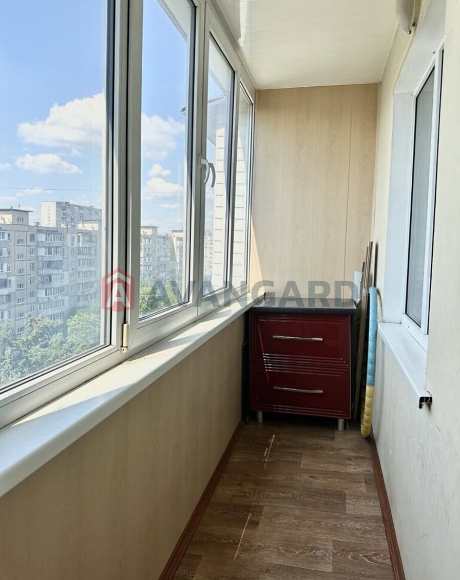 1 ��. ��������, 32/18/5 ��. �., 9/9 ������ ���� 14