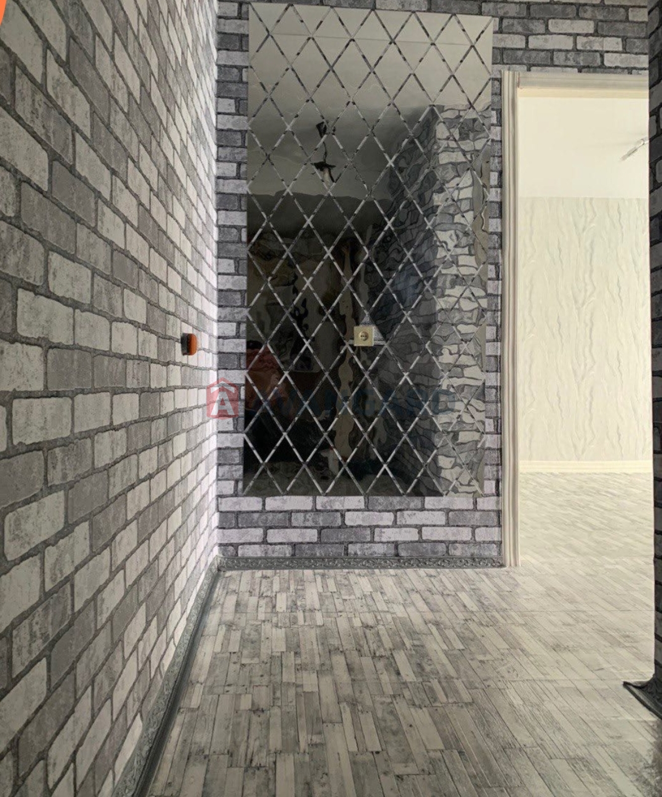 1 ��. ��������, 32.07/16.48/5.83 ��. �., 4/5 ������ ���� 6