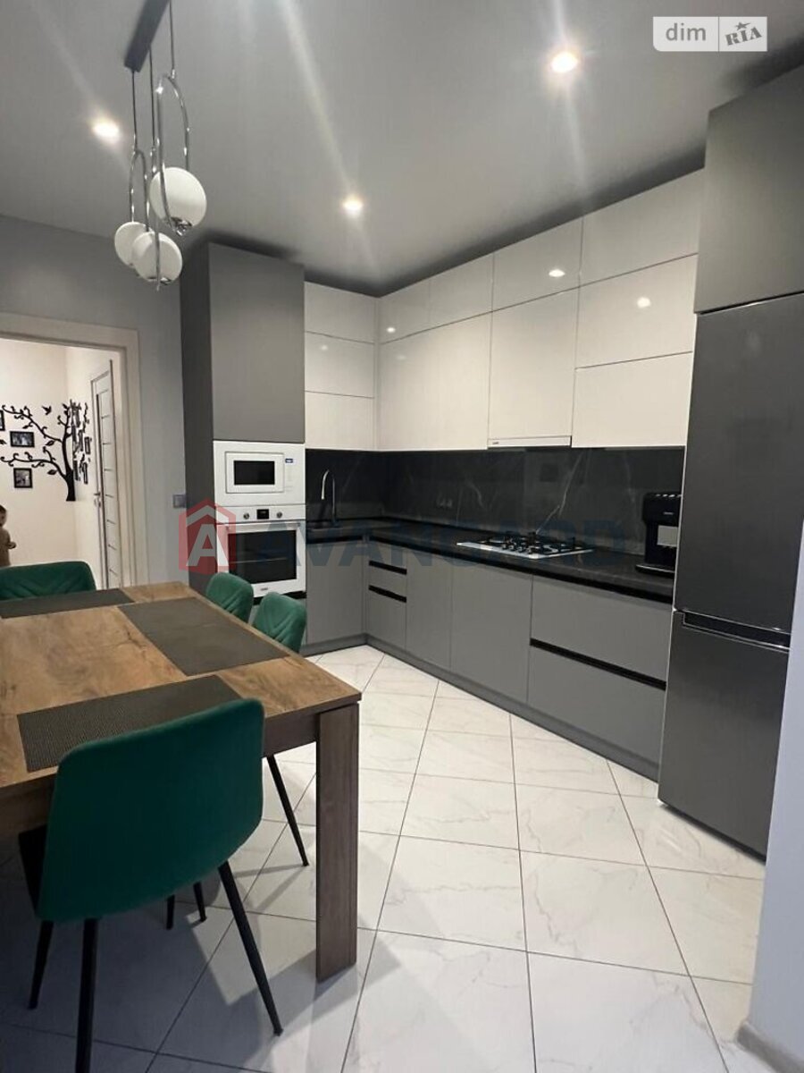 2 ����. ��������, 68/-/- ��. �., 5/5 ���� ���� 2