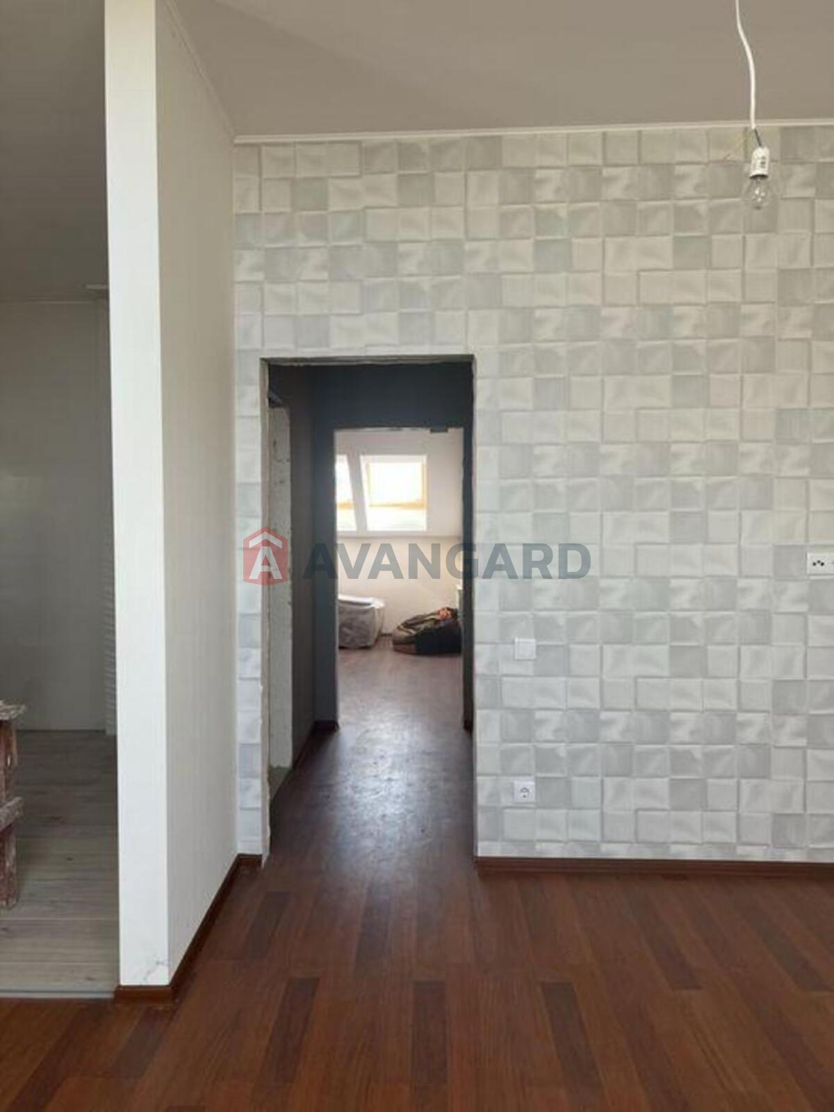 3 ��. ��������, 133/-/17 ��. �., 5/5 ������ ���� 11