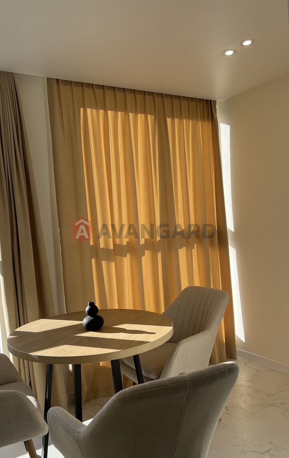 1 ����. ��������, 45/-/18 ��. �., 9/10 ���� ���� 10