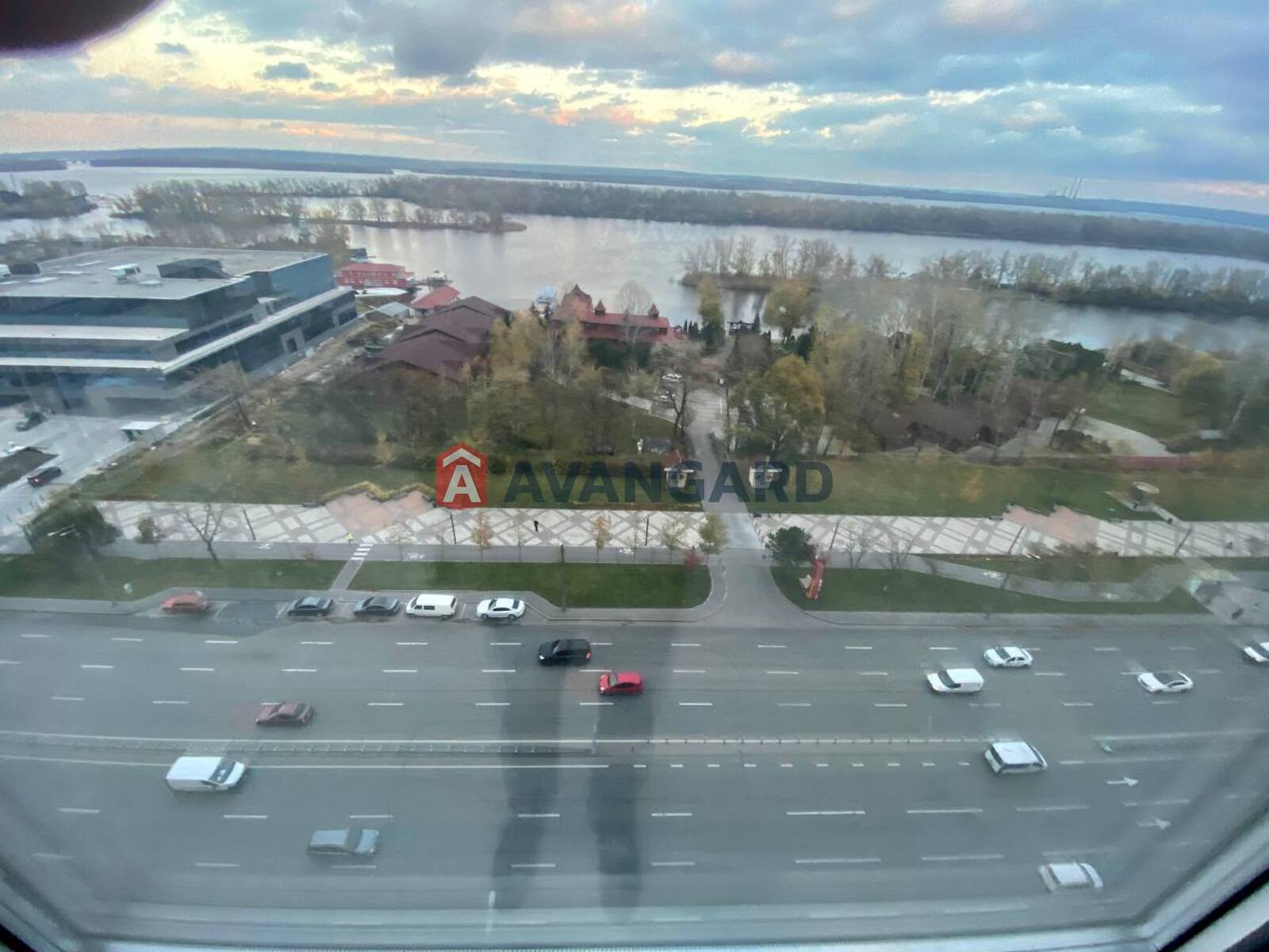 3 ����. ��������, 81/-/- ��. �., 7/23 ���� ���� 12