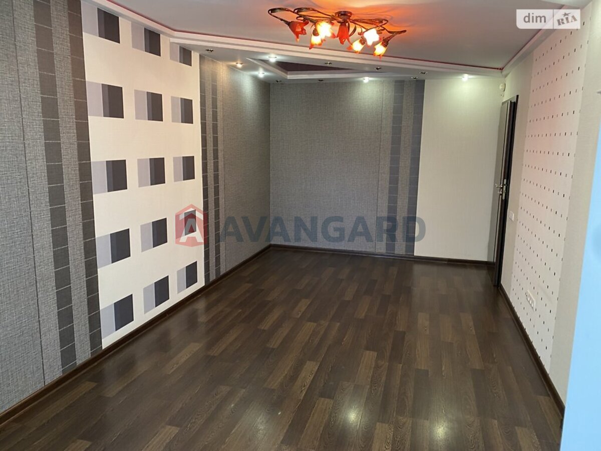 2 ��. ��������, 66/-/- ��. �., 4/5 ������ ���� 18