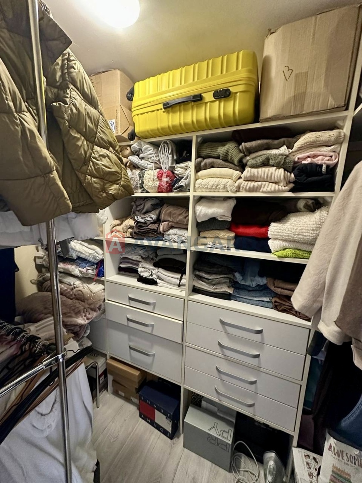 2 ��. ��������, 43/18/25 ��. �., 9/9 ������ ���� 11