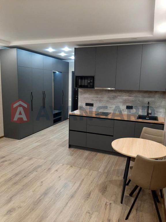 1 ��. ��������, 33/20/8 ��. �., 21/26 ������ ���� 6