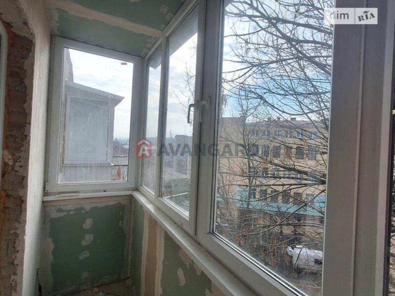 3 ��. ��������, 64/45/8 ��. �., 5/5 ������ ���� 26