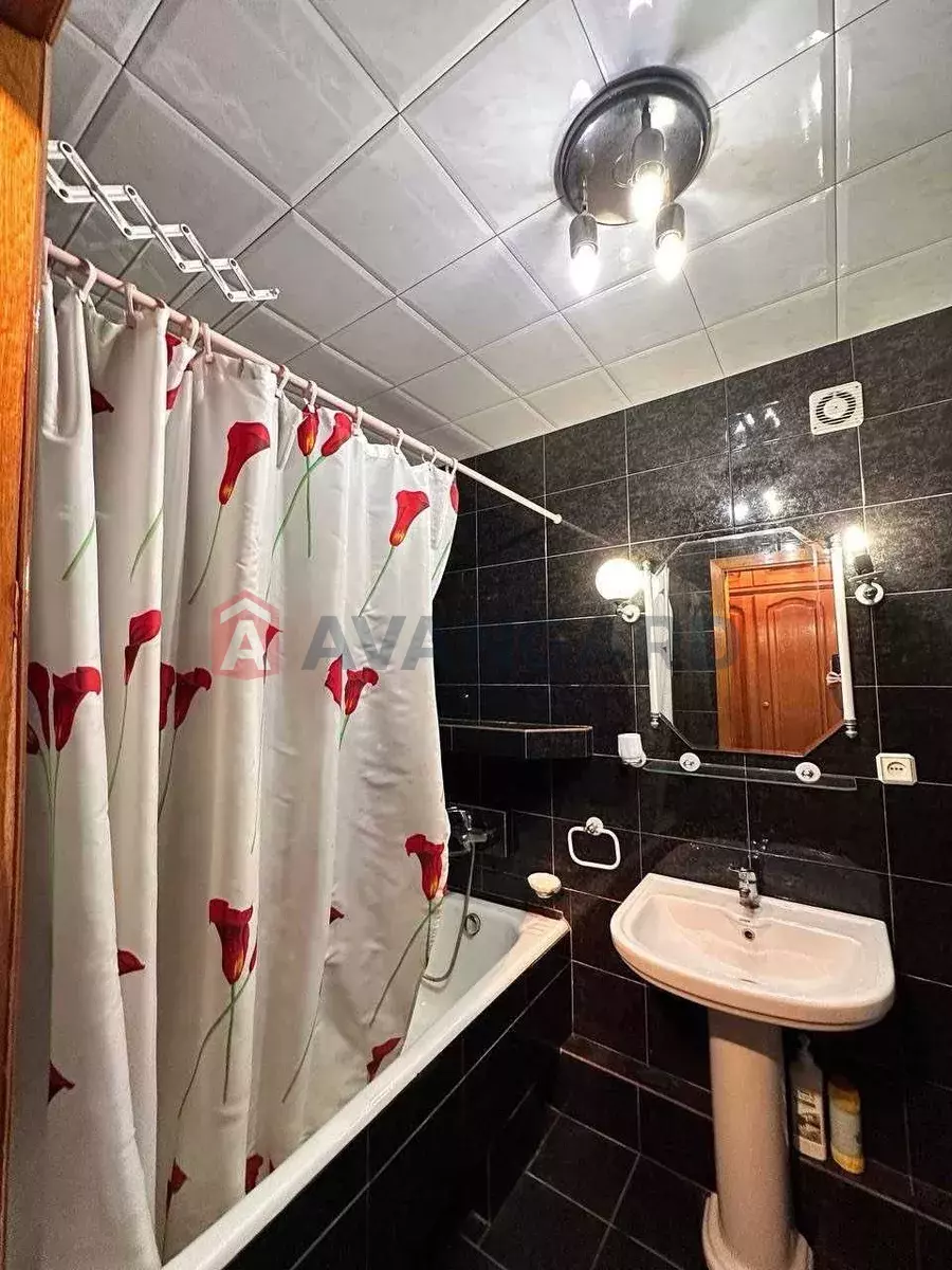 3 ����. ��������, 70/-/10 ��. �., 5/5 ���� ���� 16