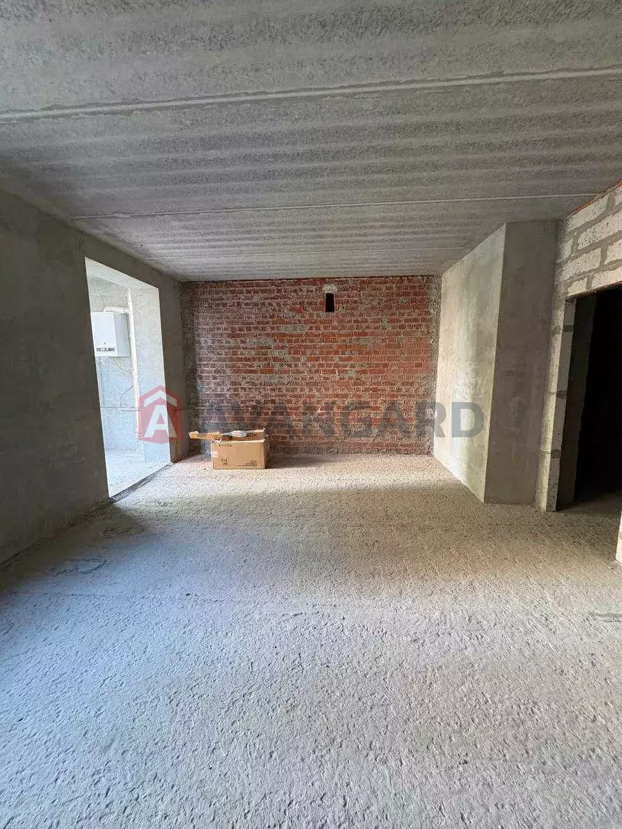 2 ��. ��������, 73/-/33 ��. �., 2/10 ������ ���� 4