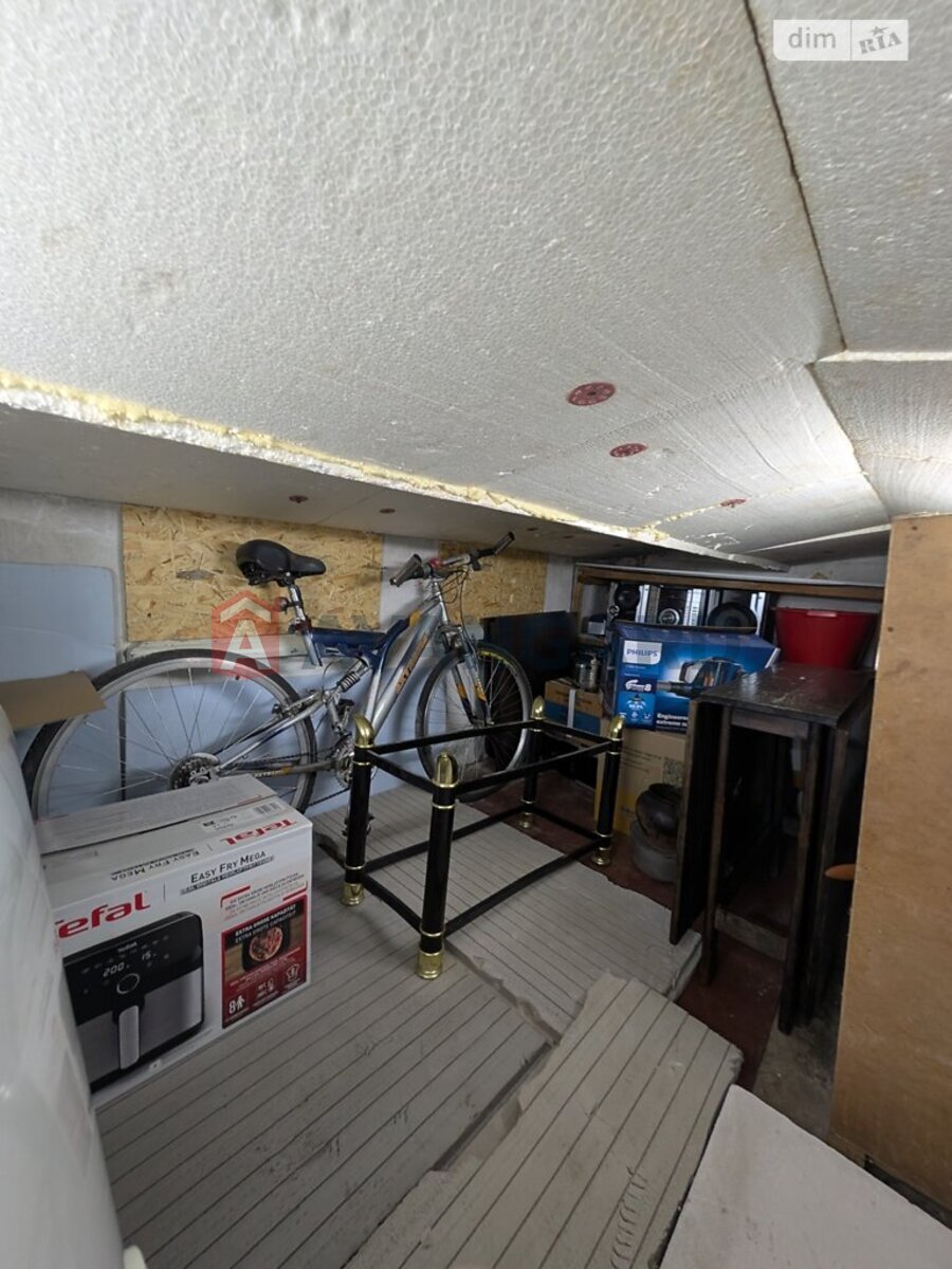 2 ��. ��������, 58/40/18 ��. �., 1/3 ������ ���� 19