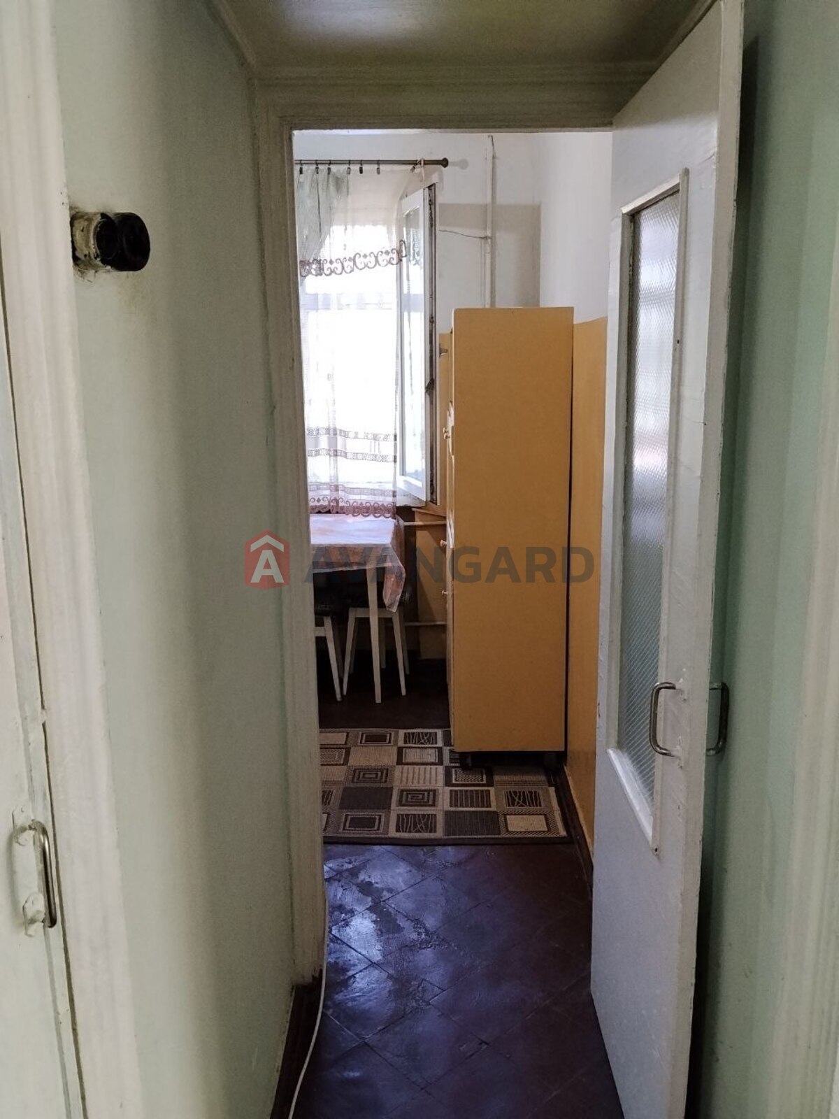 1 ��. ��������, 30/17/5 ��. �., 3/5 ������ ���� 9