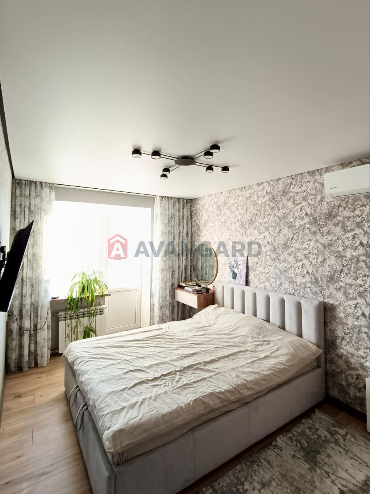 3 ����. ��������, 70/38/8 ��. �., 6/9 ���� ���� 15