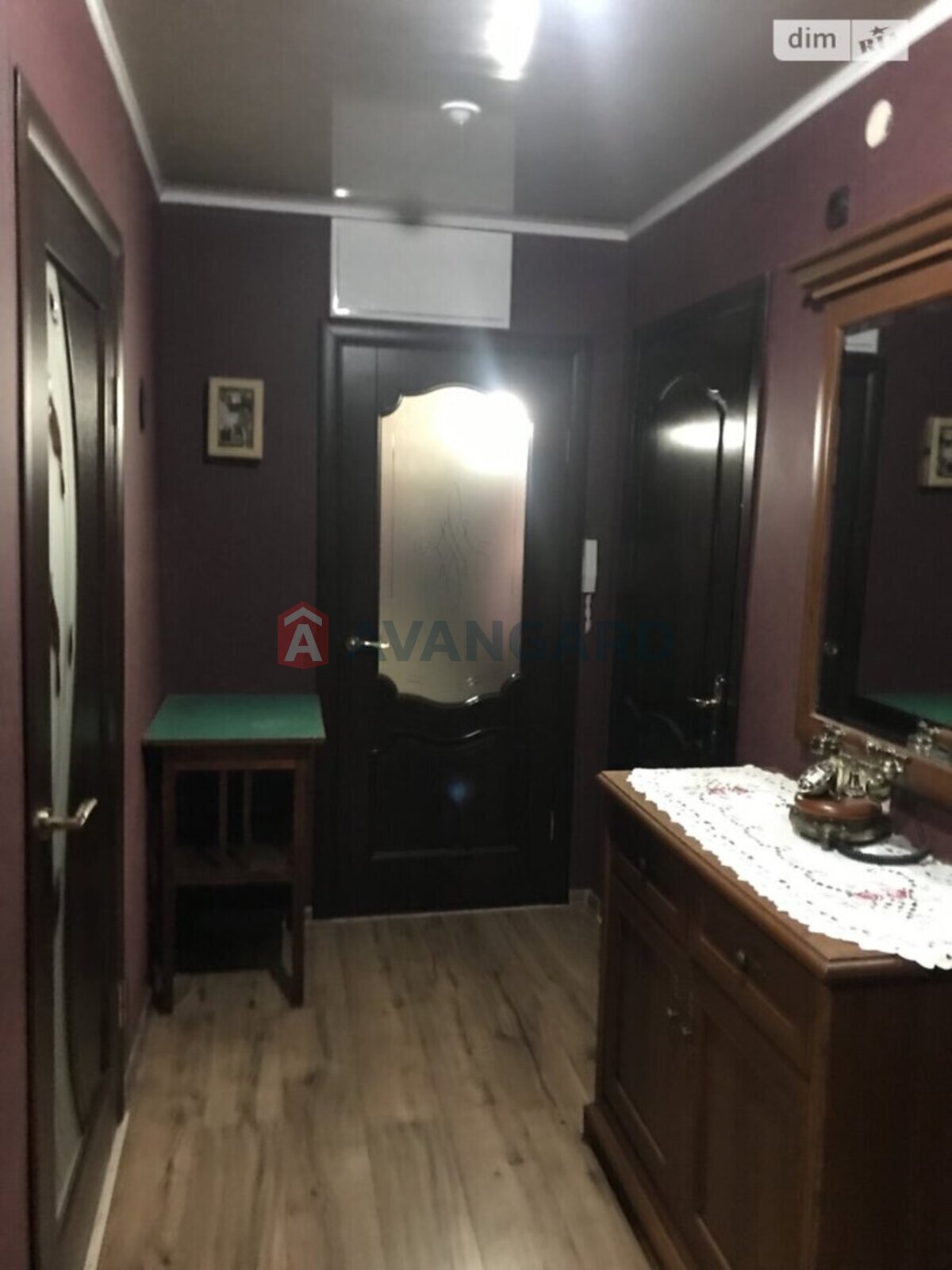 2 ��. ��������, 52/32/8 ��. �., 4/5 ������ ���� 26