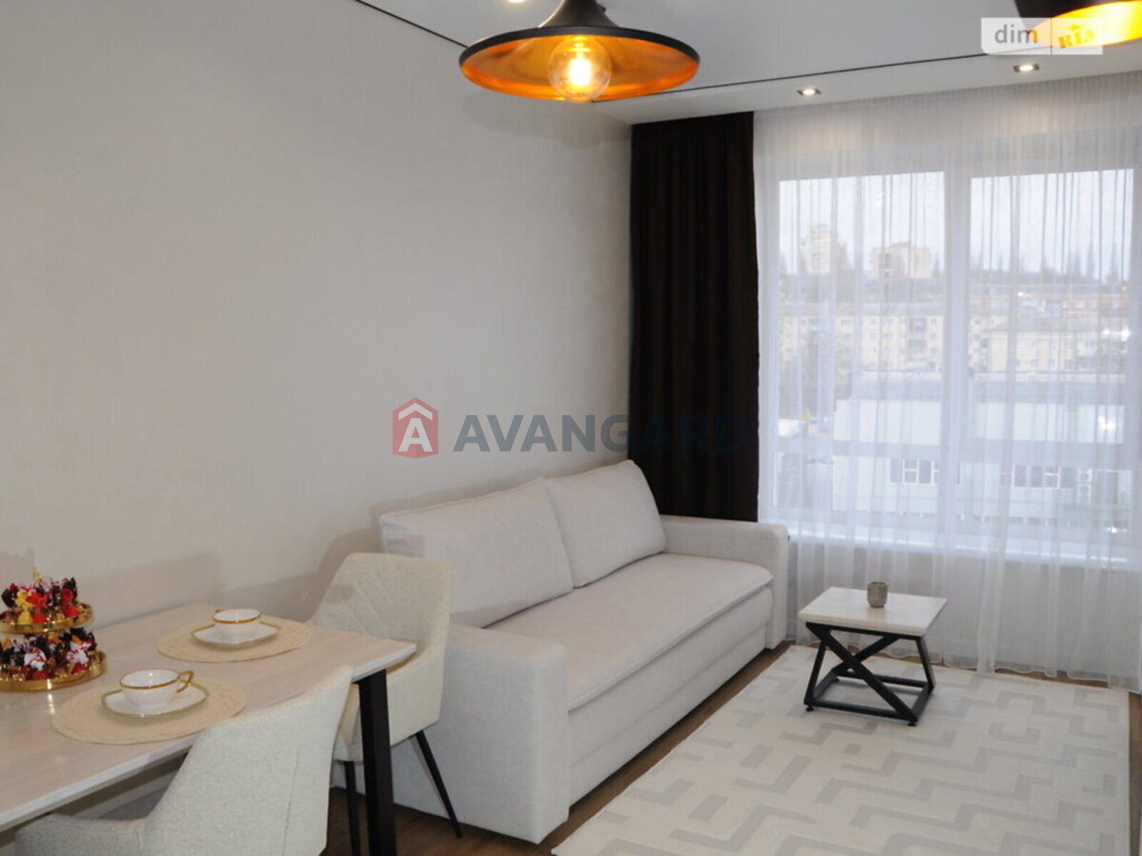 2 ��. ��������, 82/40/18 ��. �., 6/10 ������ ���� 12