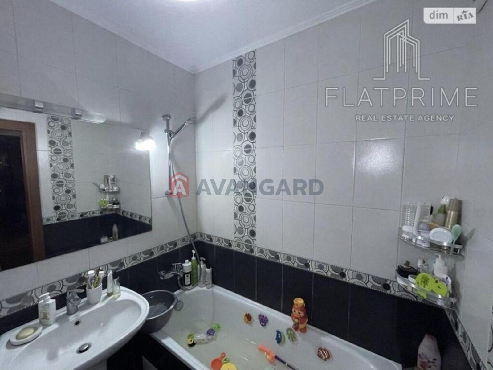 1 ��. ��������, 49/-/9 ��. �., 18/22 ������ ���� 8