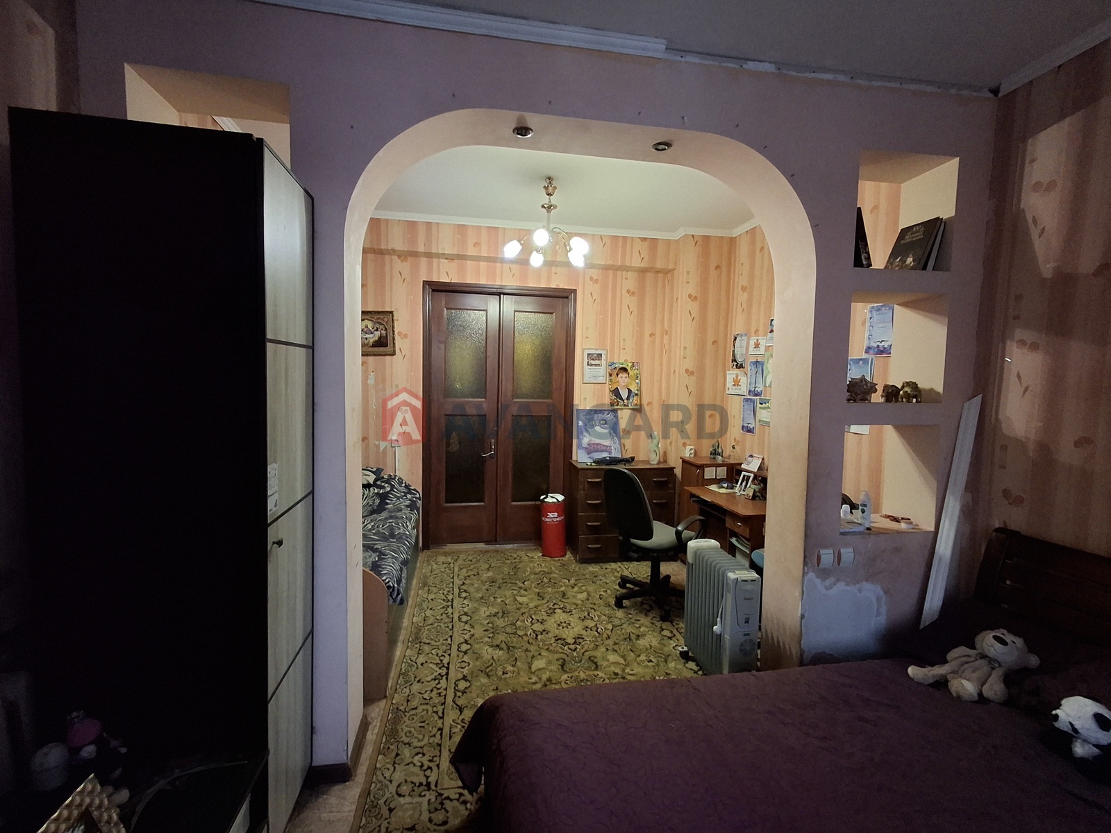 2 ����. ��������, 54/30/11 ��. �., 4/4 ���� ���� 13