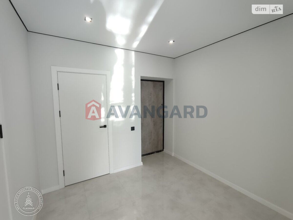 1 ��. ��������, 50/-/14 ��. �., 2/3 ������ ���� 21