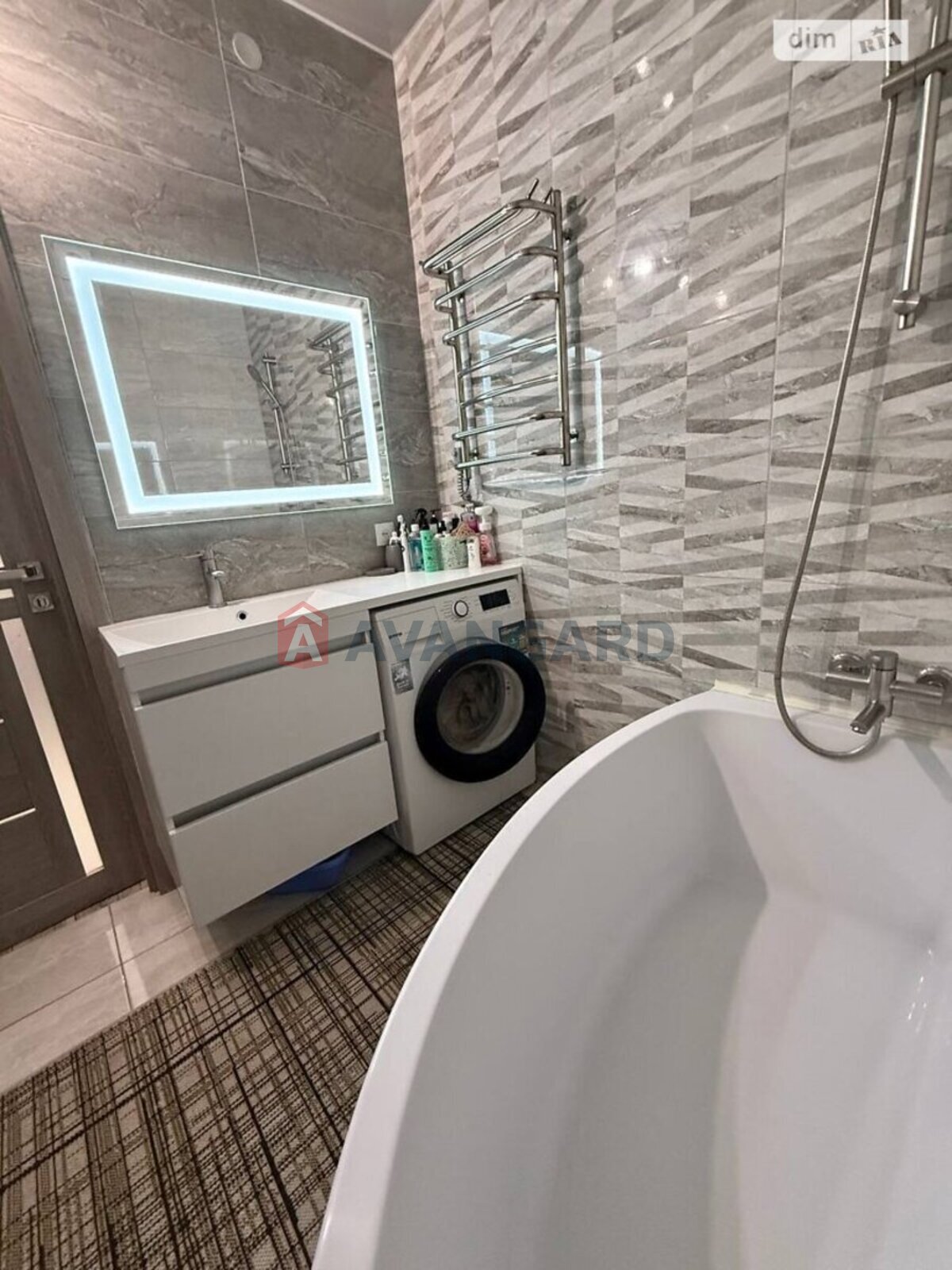 1 ��. ��������, 58/-/- ��. �., 7/10 ������ ���� 12