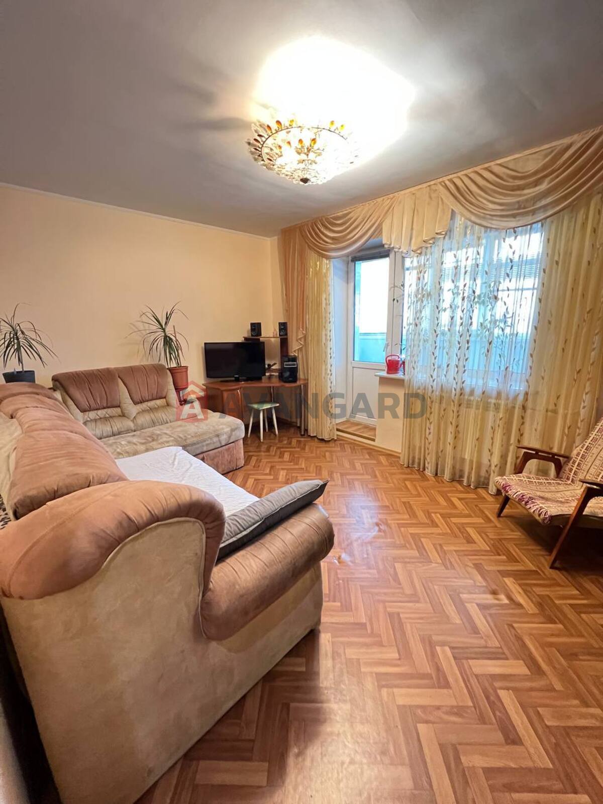 2 ��. ��������, 51/32/9 ��. �., 6/14 ������ ���� 15