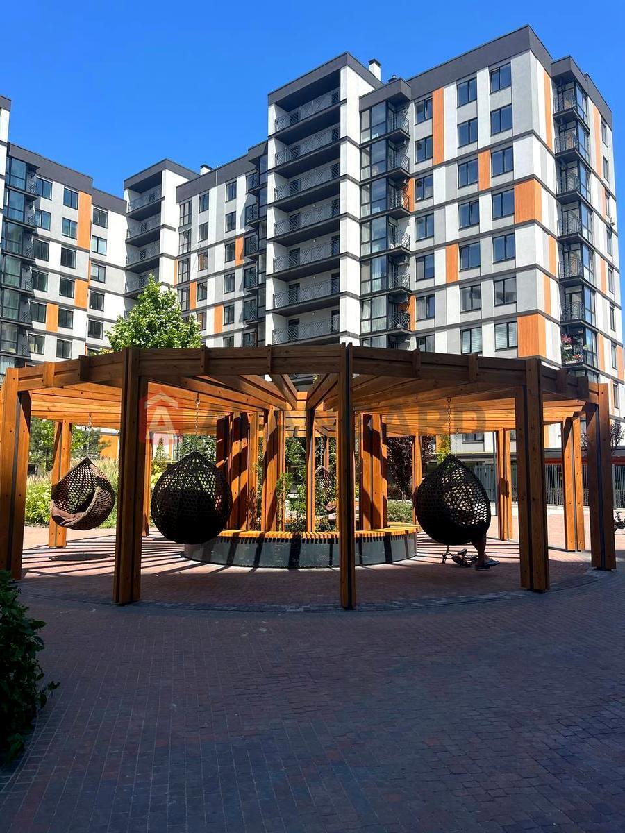 1 ��. ��������, 38.9 / 15.1 / 13.6 ��. �., 3/10 ������ ���� 21