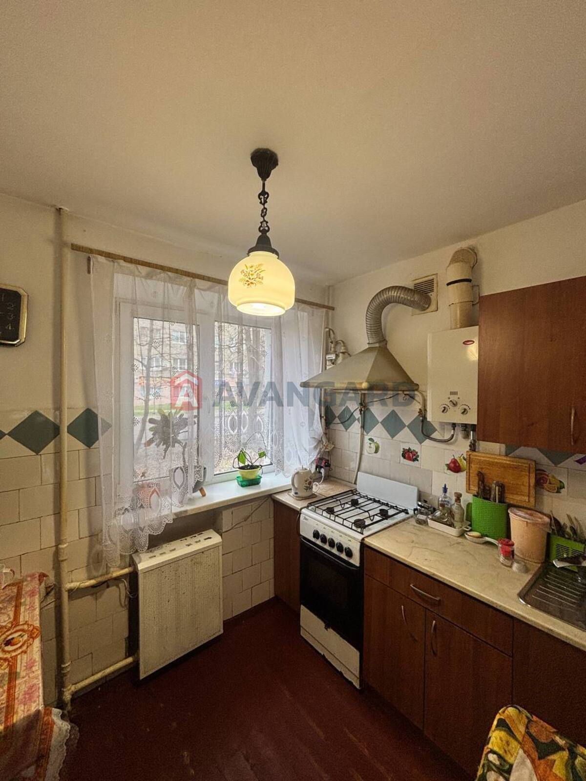 3 ��. ��������, 60/42/6 ��. �., 1/5 ������ ���� 8