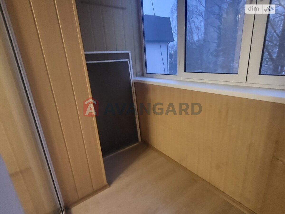 1 ��. ��������, 36/20/7 ��. �., 3/5 ������ ���� 3