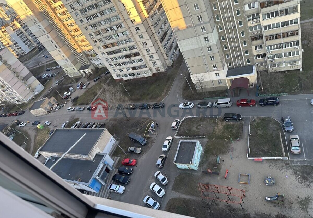 1 ����. ��������, 39/17/8 ��. �., 15/18 ���� ���� 17