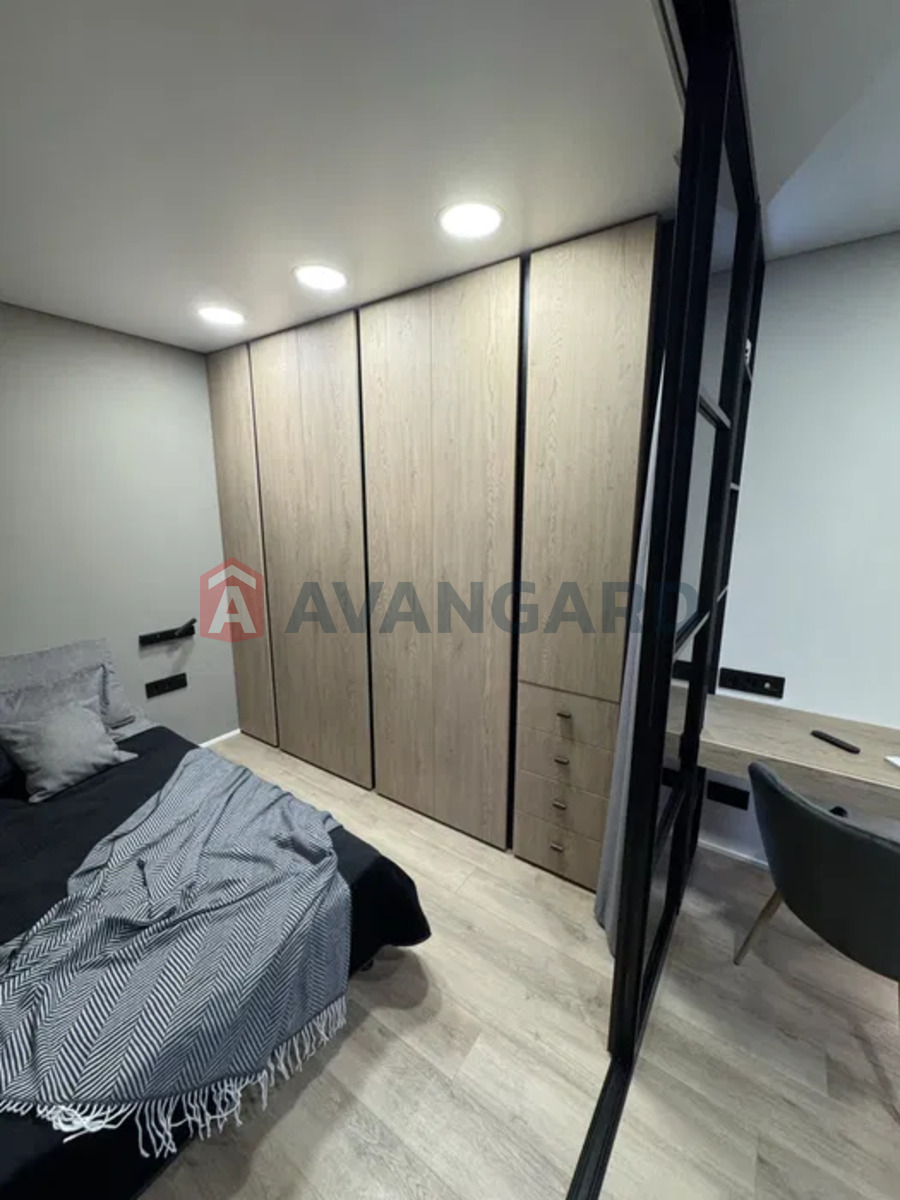 1 ��. ��������, 44/-/12 ��. �., 9/9 ������ ���� 5