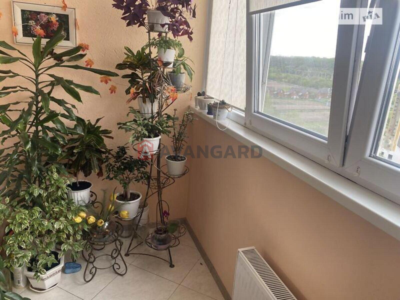 3 ��. ��������, 78/40/8 ��. �., 9/10 ������ ���� 22