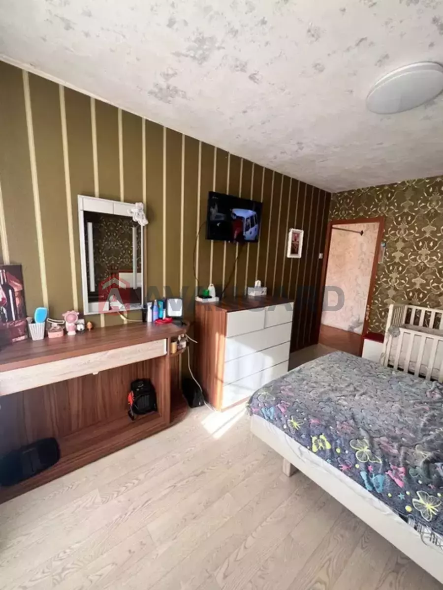 3 ��. ��������, 70/-/9 ��. �., 6/9 ������ ���� 3