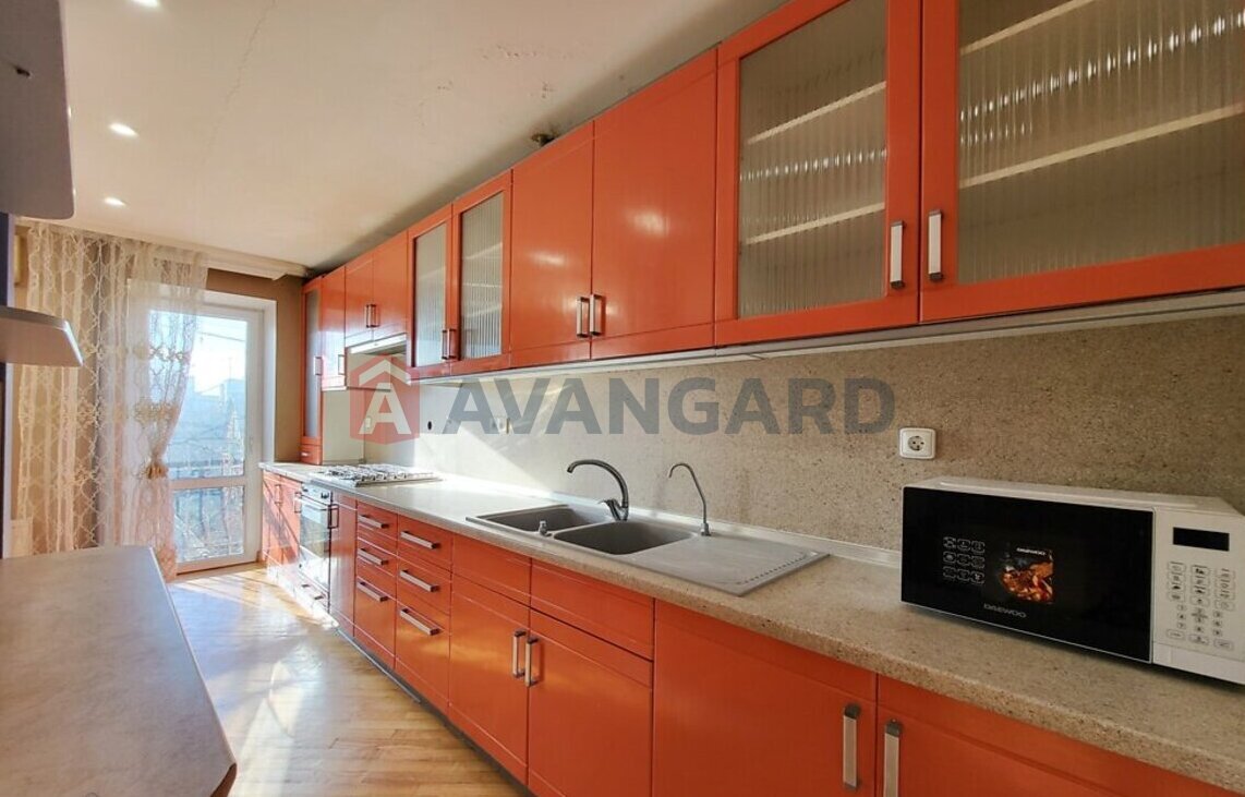 3 ��. ��������, 114/45/35 ��. �., 2/9 ������ ���� 1