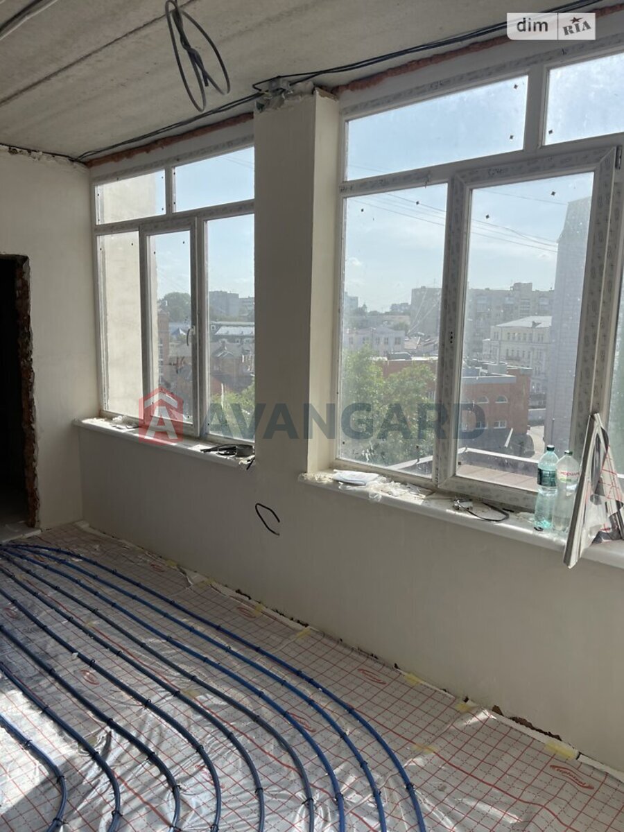 2 ��. ��������, 82/56/5 ��. �., 6/15 ������ ���� 14