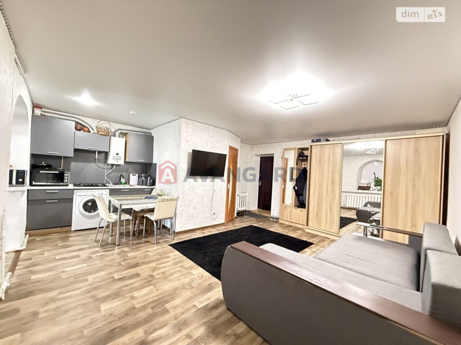 2 ��. ��������, 42/29/5 ��. �., 1/5 ������ ���� 4