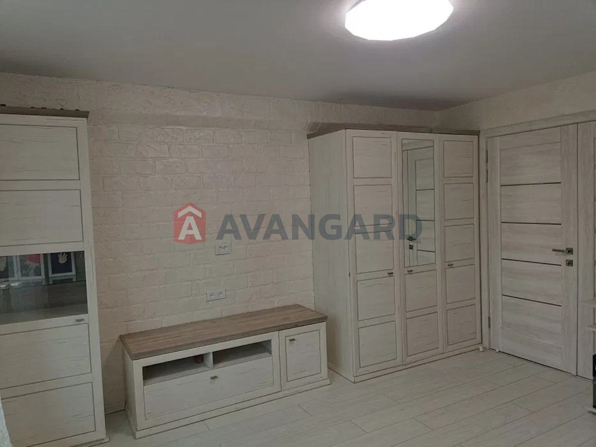 2 ��. ��������, 51/-/8 ��. �., 4/9 ������ ���� 5