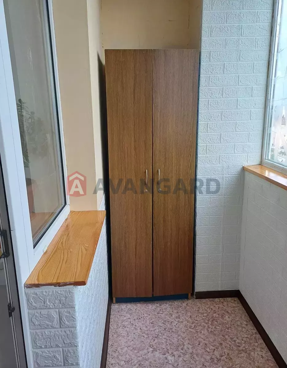 3 ��. ��������, 68/38/9 ��. �., 9/10 ������ ���� 27