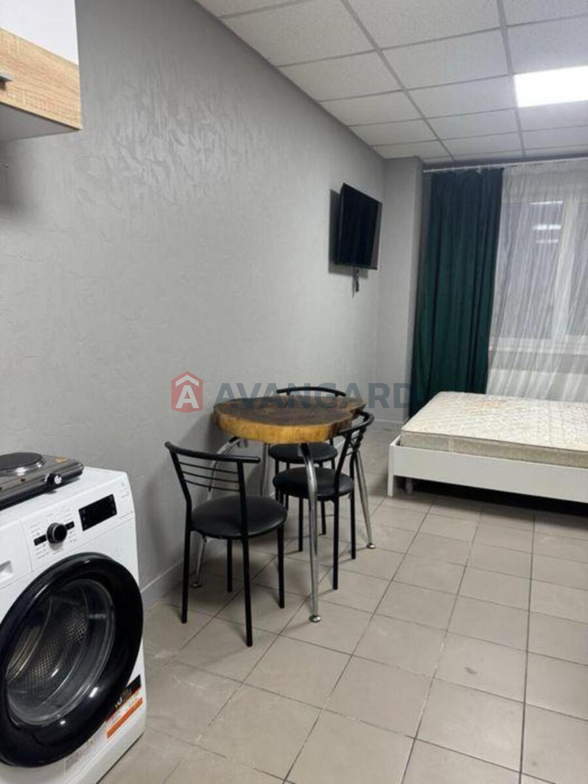 1 ��. ��������, 24/-/6 ��. �., 4/4 ������ ���� 7