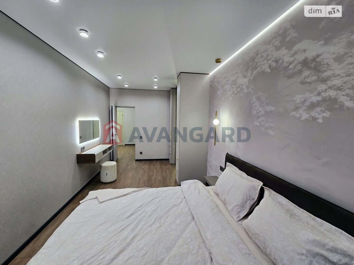 2 ��. ��������, 65/33/18 ��. �., 5/10 ������ ���� 9