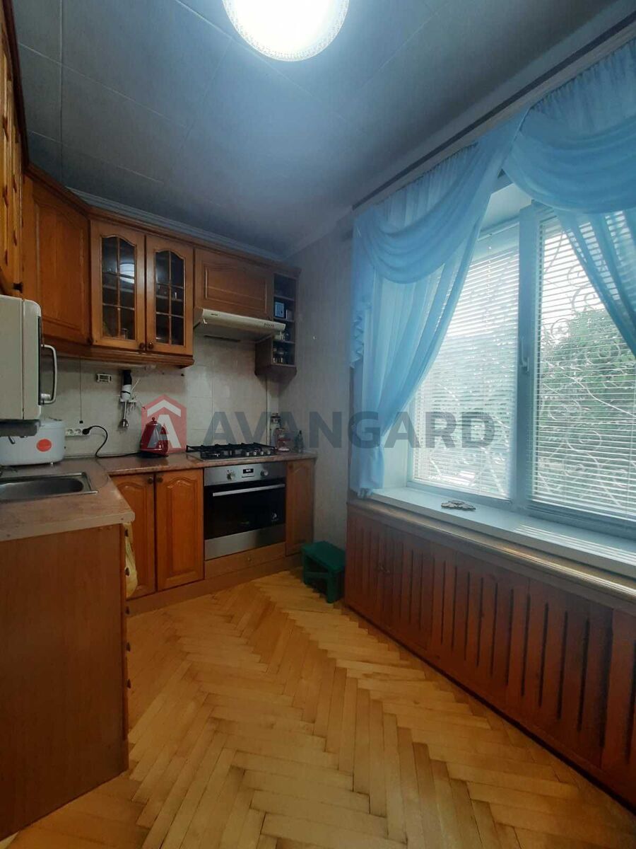 3 ��. ��������, 66/41.1/8 ��. �., 2/9 ������ ���� 1