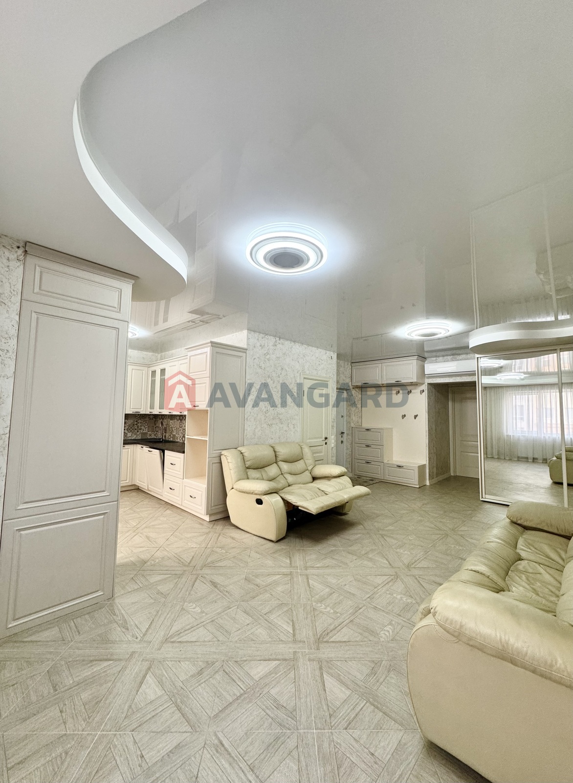 3 ��. ��������, 81/44/20 ��. �., 4/10 ������ ���� 2