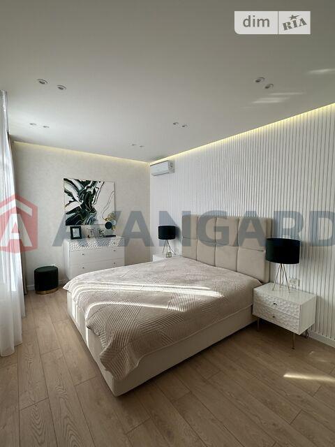 1 ��. ��������, 83/36.2/25 ��. �., 22/25 ������ ���� 8