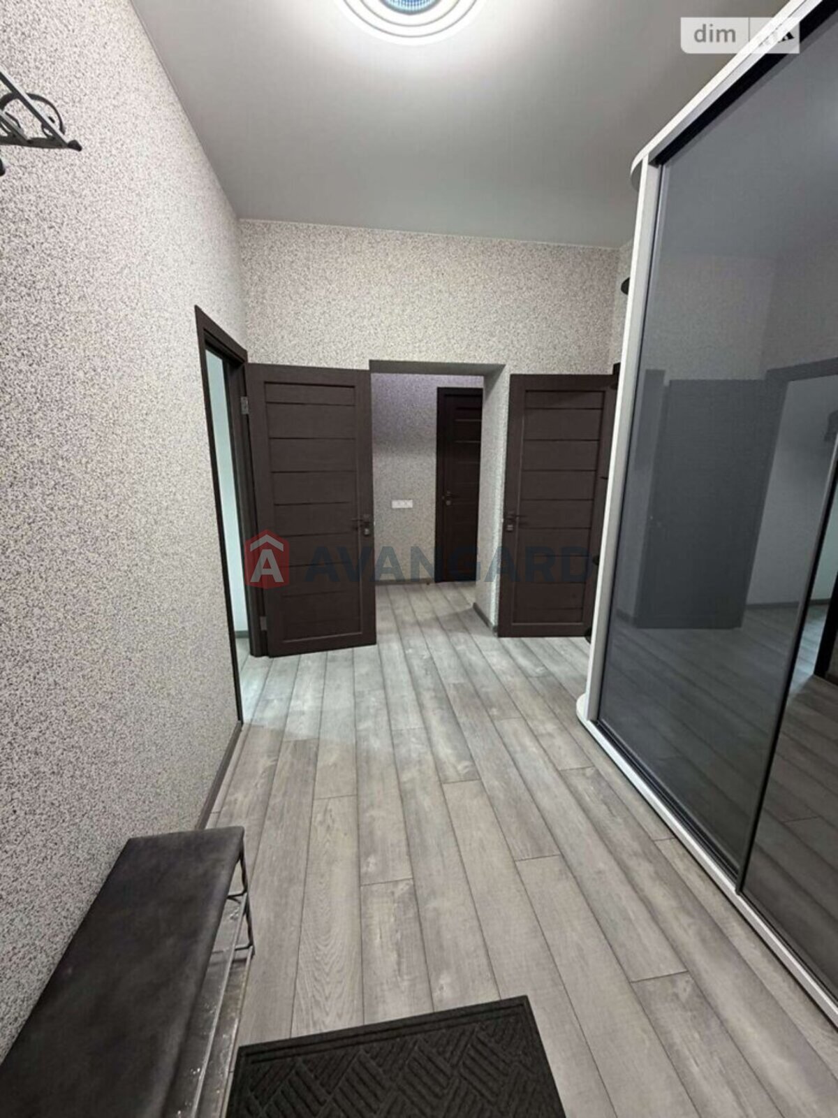 3 ��. ��������, 70/70/- ��. �., 2/5 ������ ���� 7