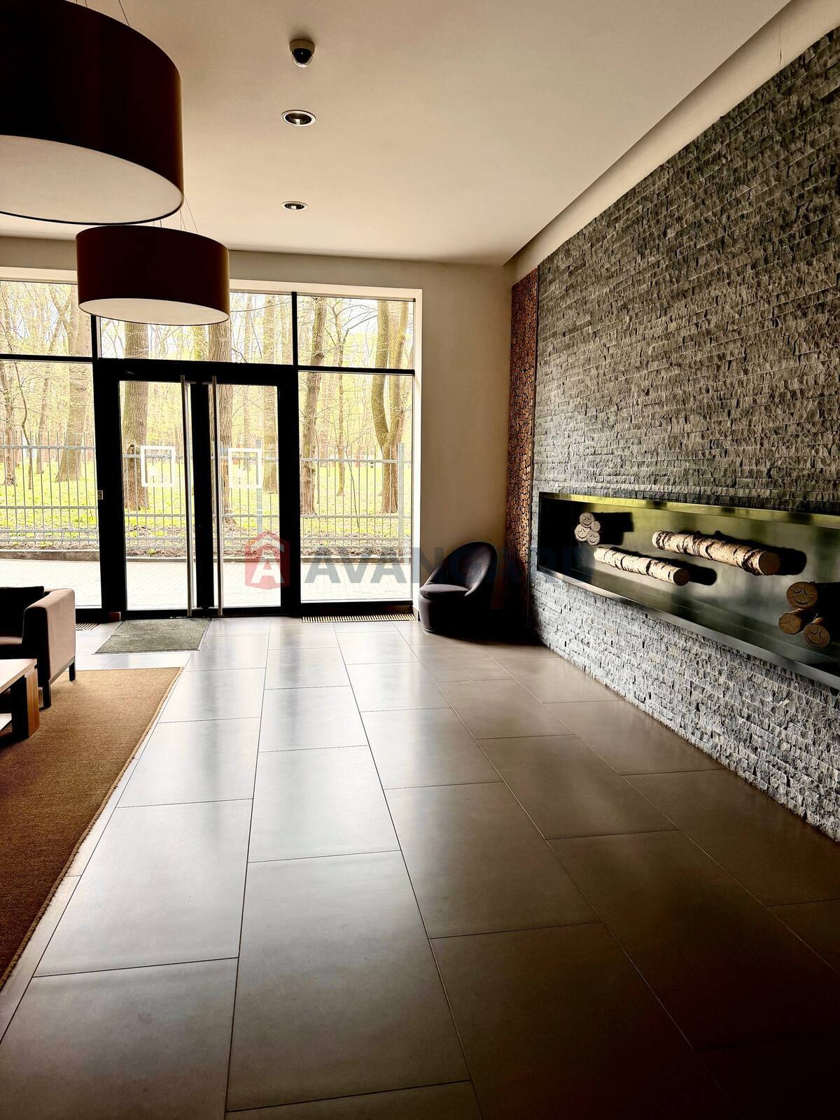 1 ��. ��������, 48/18/14 ��. �., 6/10 ������ ���� 11